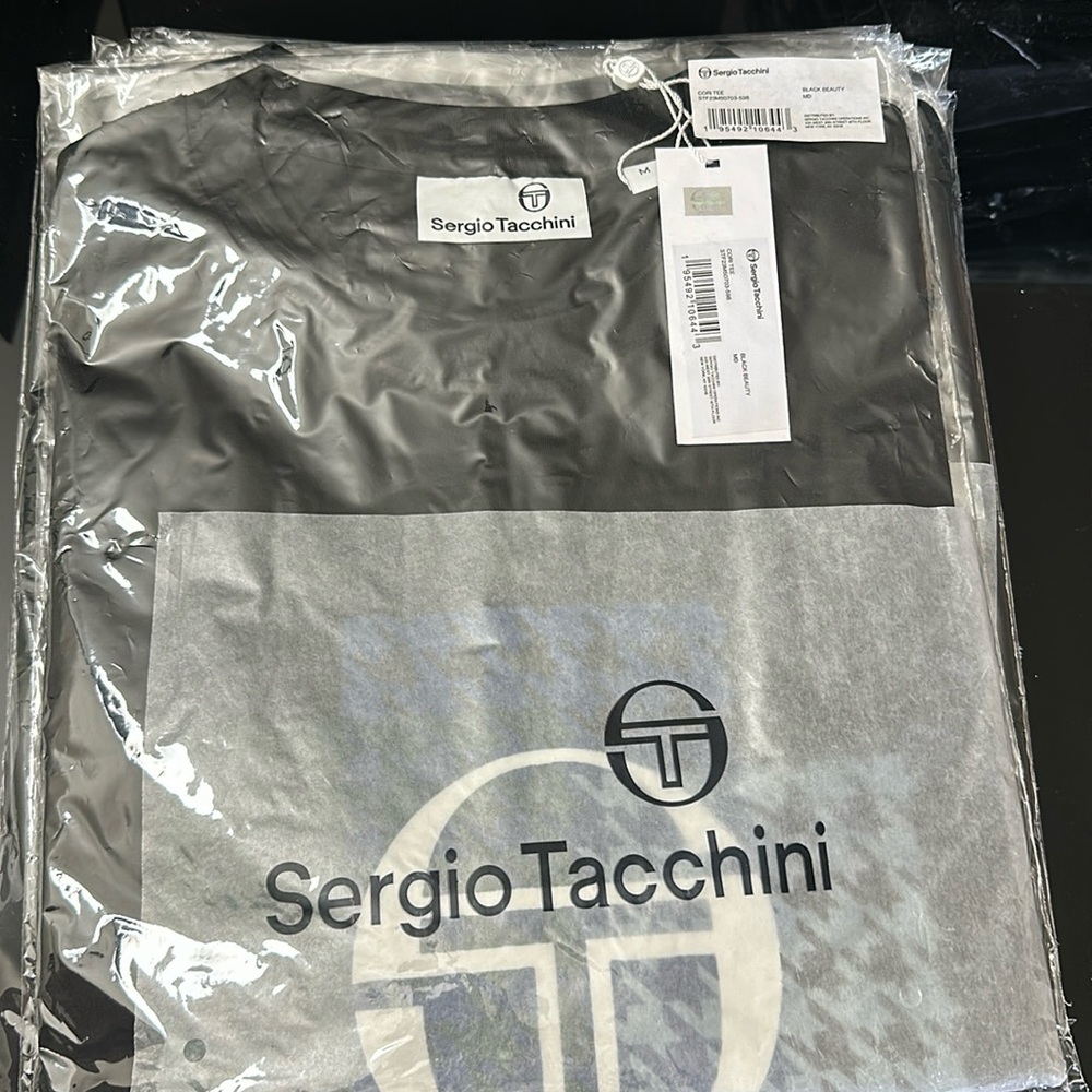 Black men or women t shirt original Italian brand Sergio Tacchini